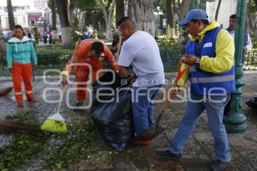 SERVICIO DE LIMPIA . BARRENDEROS