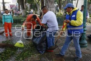 SERVICIO DE LIMPIA . BARRENDEROS