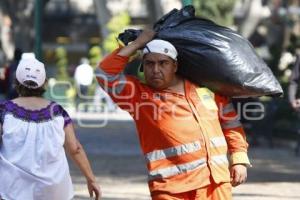 SERVICIO DE LIMPIA . BARRENDEROS