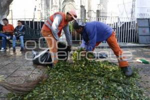 SERVICIO DE LIMPIA . BARRENDEROS