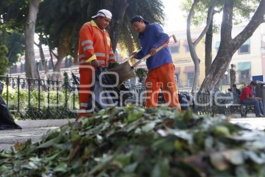 SERVICIO DE LIMPIA . BARRENDEROS