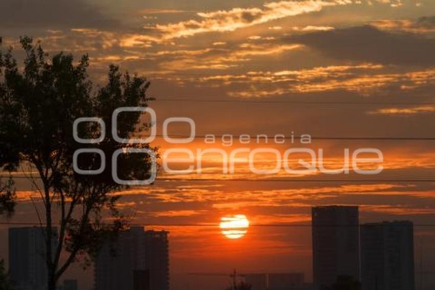 MEDIO AMBIENTE . AMANECER