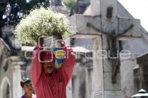 DÍA DE LAS MADRES . PANTEONES