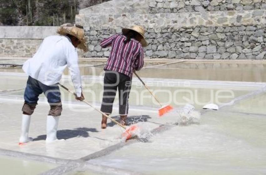 PRODUCCIÓN DE SAL . ZAPOTITLÁN SALINAS 