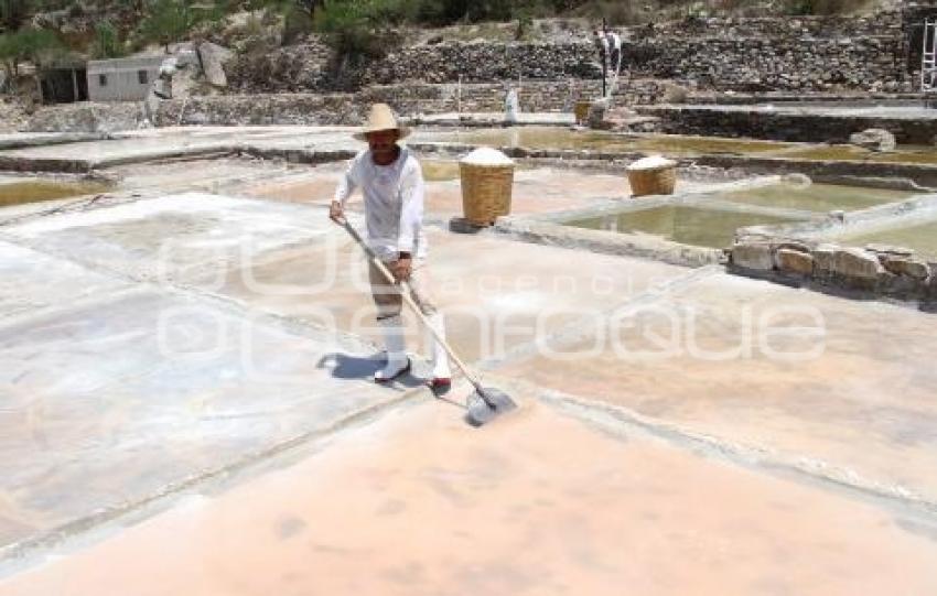 PRODUCCIÓN DE SAL . ZAPOTITLÁN SALINAS 