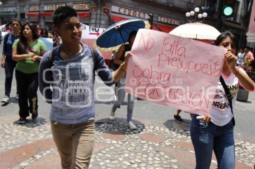 MANIFESTACIÓN FEET