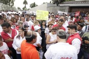 MANIFESTACIÓN PRIISTAS FRENTE CASA PUEBLA