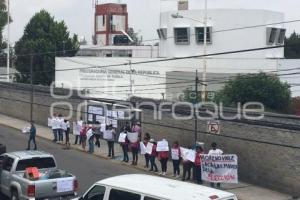 PGR . MANIFESTACIÓN . PRI