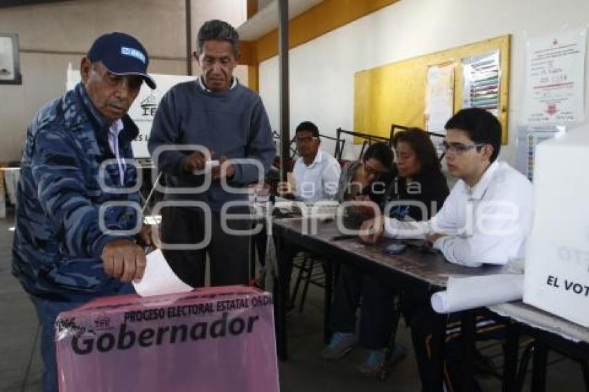 ELECCIONES . CASILLAS