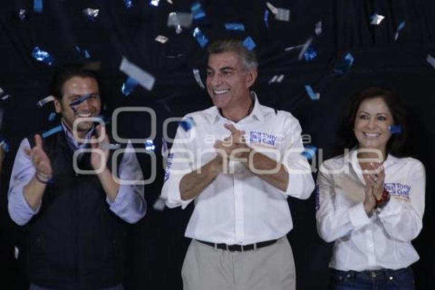 ELECCIONES . ANTONIO GALI . FESTEJO