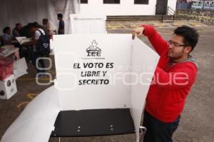 ELECCIONES . CASILLAS