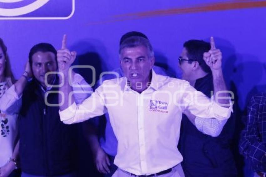 ELECCIONES . ANTONIO GALI . FESTEJO