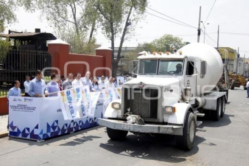 INAUGURACIÓN DE CONCRETO HIDRÁULICO . RMV