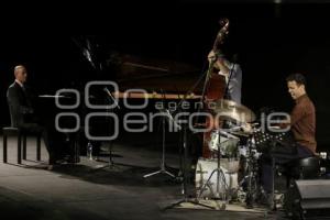 CONCIERTO DE JAZZ. EDWARD SIMON