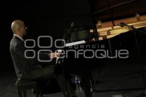 CONCIERTO DE JAZZ. EDWARD SIMON