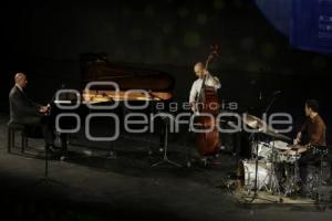 CONCIERTO DE JAZZ. EDWARD SIMON