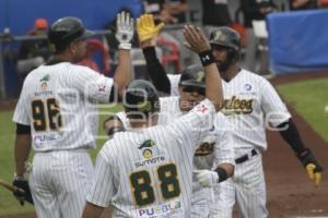 BÉISBOL . PERICOS VS BRONCOS