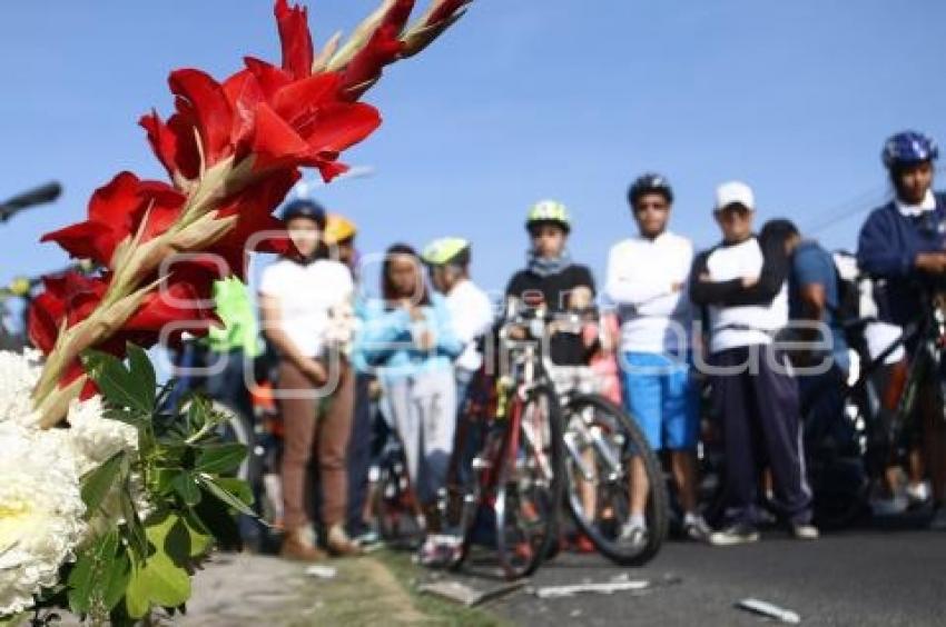 COLOCACIÓN BICICLETA BLANCA