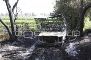 CAMIONETA INCENDIADA