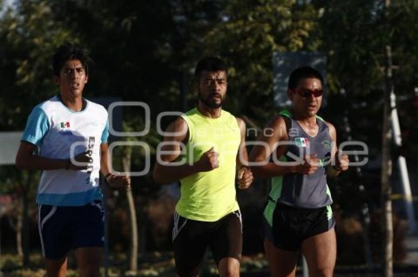 CARRERA MEDIO MARATÓN MISTER TENNIS