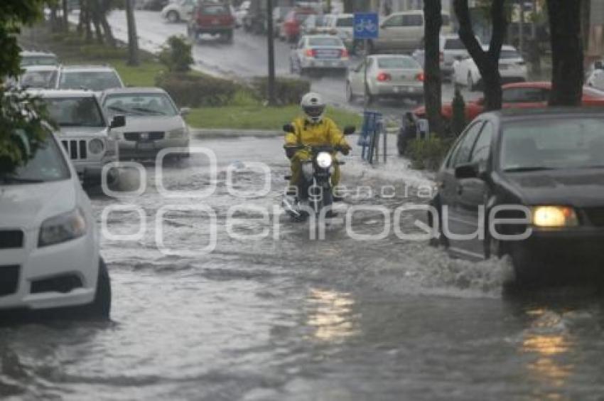 LLUVIA . INUNDACIONES