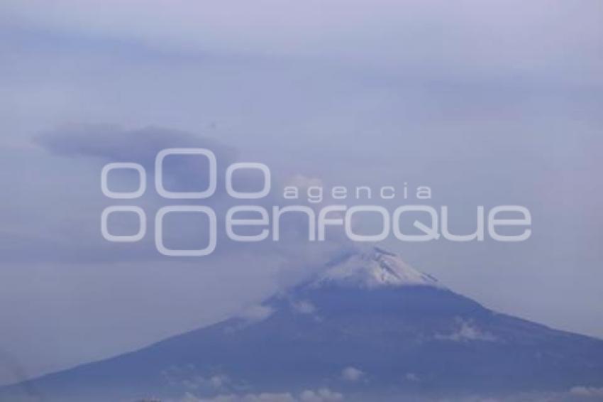 VOLCÁN POPOCATÉPETL . FUMAROLA