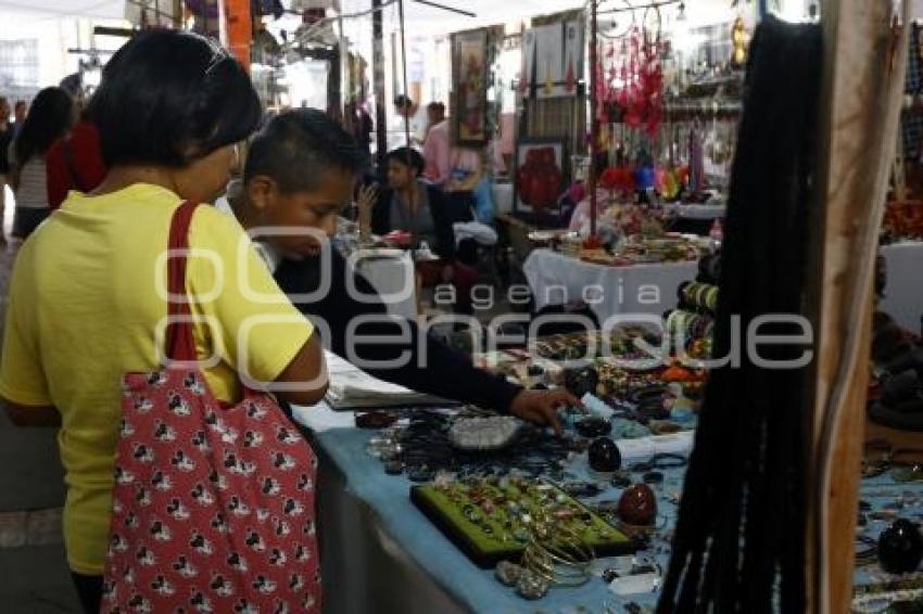 FERIA PLAZA DE LA DEMOCRACIA