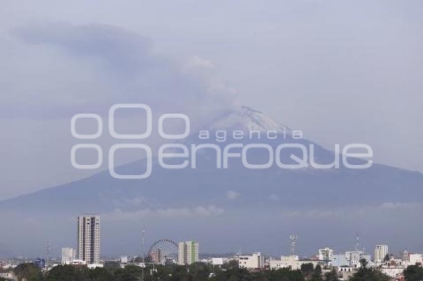 VOLCÁN POPOCATÉPETL . FUMAROLA