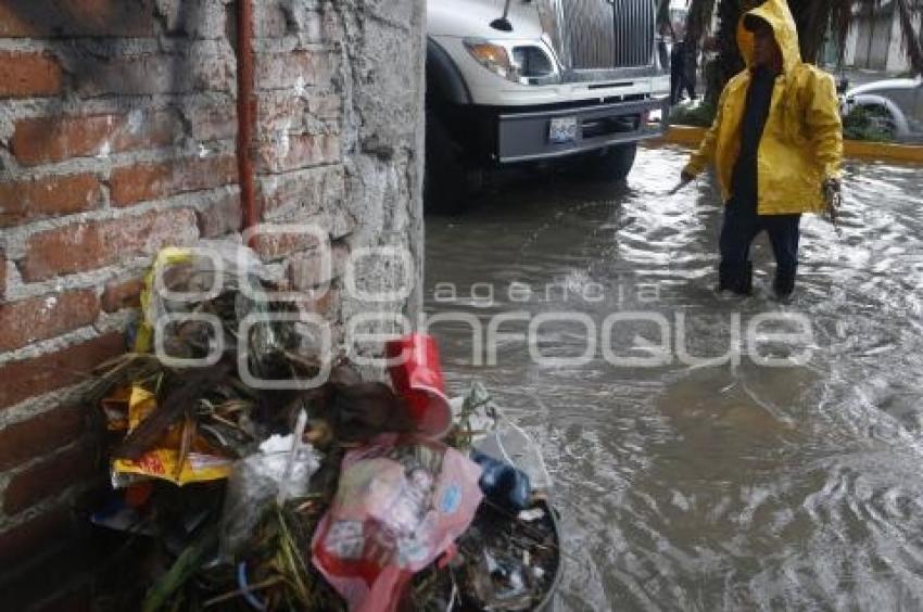 LLUVIA . INUNDACIONES