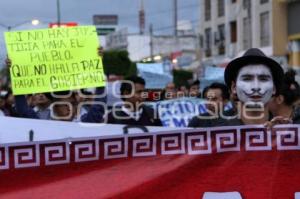 MANIFESTACION APOYA MAESTROS . TEHUACAN