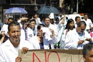 ESTUDIANTES DE MEDICINA MANIFESTACIÓN