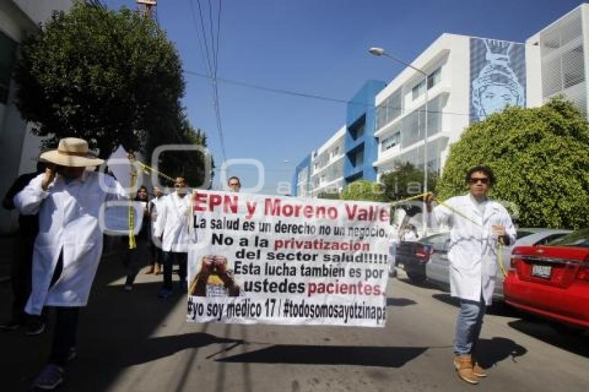 ESTUDIANTES DE MEDICINA MANIFESTACIÓN