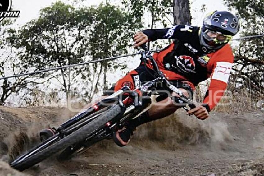 NACIONAL CICLISMO DOWN HILL GRAVITY