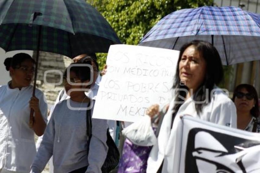 ESTUDIANTES DE MEDICINA MANIFESTACIÓN