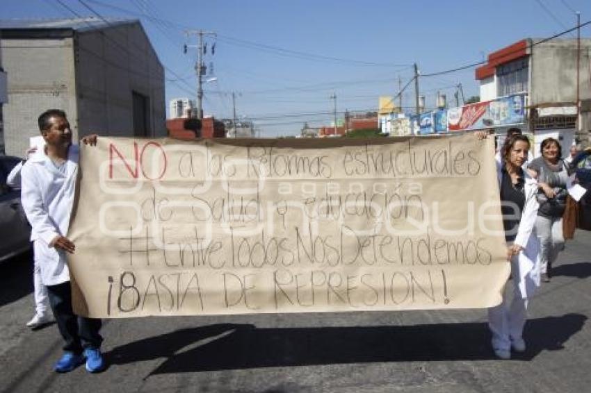 ESTUDIANTES DE MEDICINA MANIFESTACIÓN