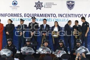 EQUIPAMIENTO POLICÍAS . CHOLULA