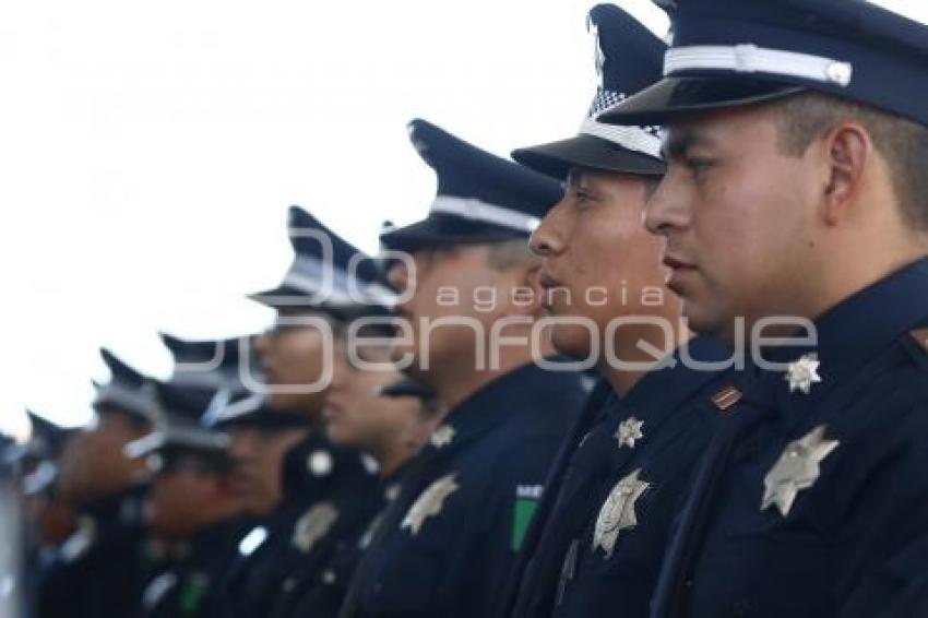 EQUIPAMIENTO POLICÍAS . CHOLULA