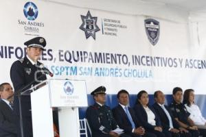 EQUIPAMIENTO POLICÍAS . CHOLULA