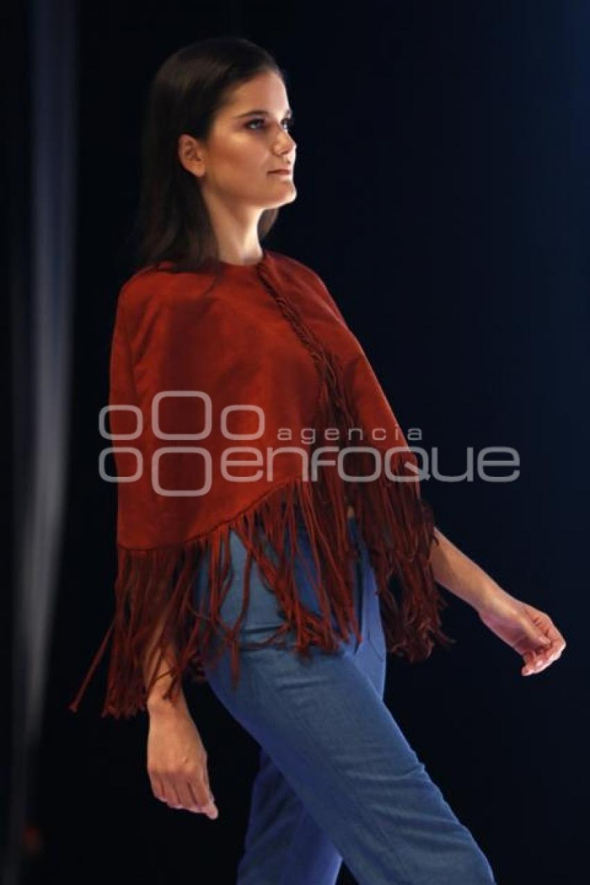 DESFILE DE MODAS TROZMER