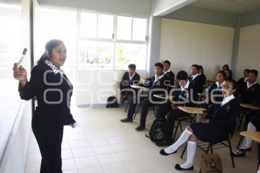 INAUGURACIÓN ESPACIOS EDUCATIVOS . RMV