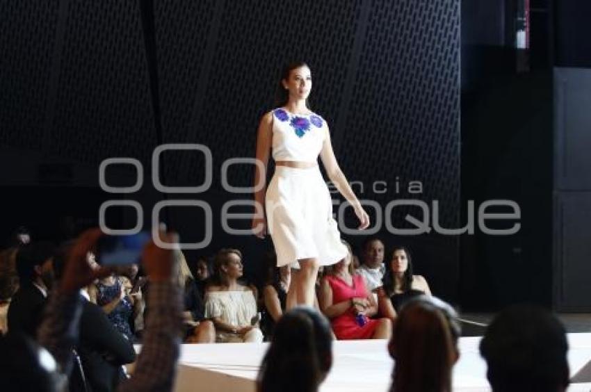 DESFILE DE MODAS TROZMER