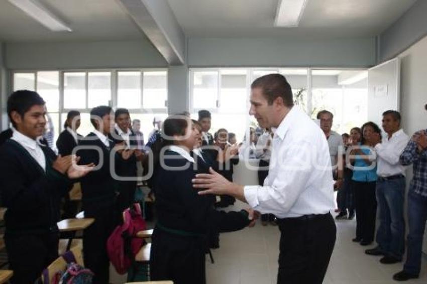 INAUGURACIÓN ESPACIOS EDUCATIVOS . RMV