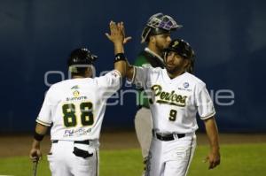 BÉISBOL . PERICOS VS DELFINES