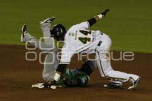 BÉISBOL . PERICOS VS DELFINES