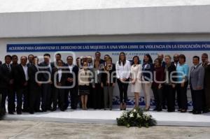 FIRMA DE CONVENIO . MUJERES SIN VIOLENCIA