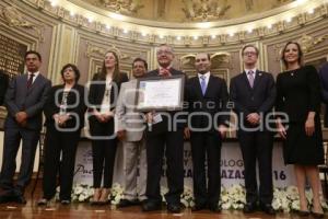 ENTREGA PRESEA CIENCIA Y TECNOLOGÍA