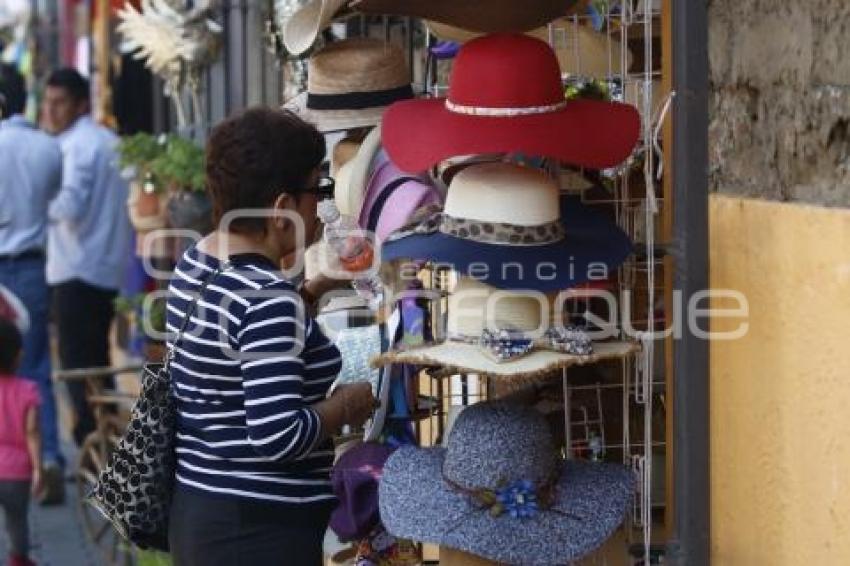 ECONOMÍA . COMERCIOS CHOLULA