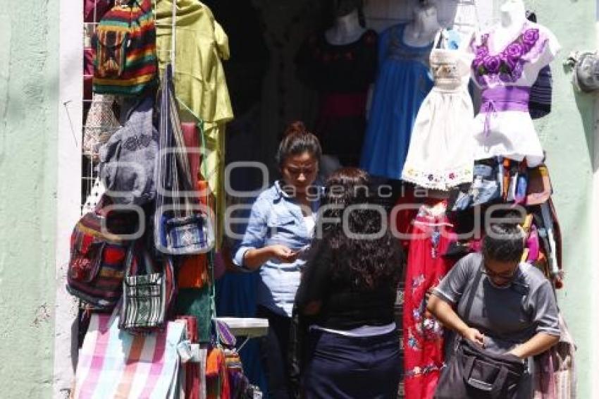 ECONOMÍA . COMERCIOS CHOLULA