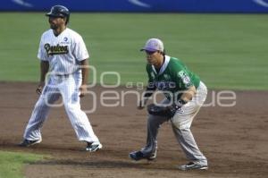 BÉISBOL . PERICOS VS DELFINES