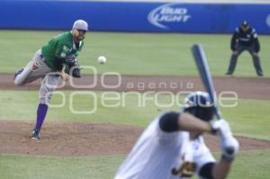 BÉISBOL . PERICOS VS DELFINES